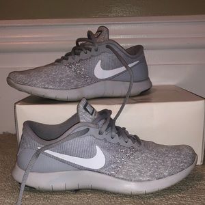 Nike Free Flex Contact running shoes size 7